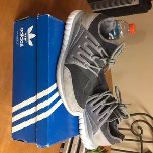Adidas Tubular radial sneakers